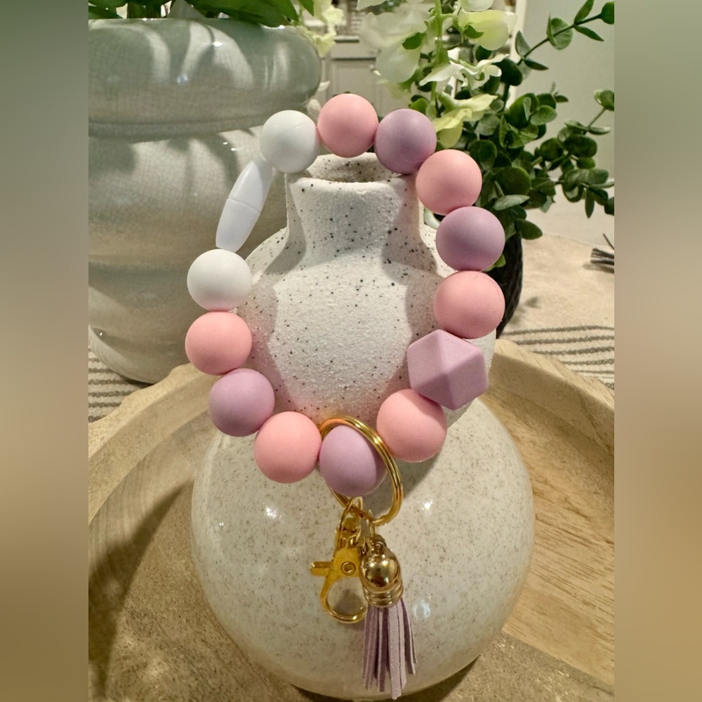 Silicone bead keychain bracelet